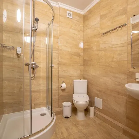 Private In Grofa 3 поверх Μπούκοβελ